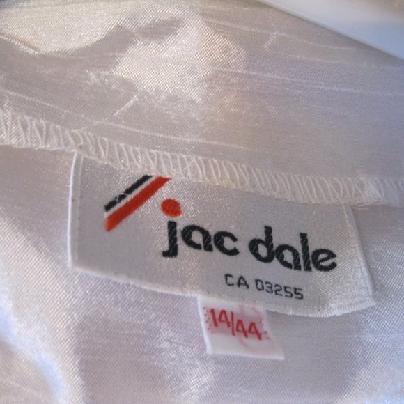 Jac Dole puffy sleeve white blouse. - Picture 3 of 14